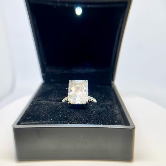 10 CT Crushed Ice Radiant Cut Moissanite Ring Iced Out Pavé Band Hidden Halo - Picture 5 of 11